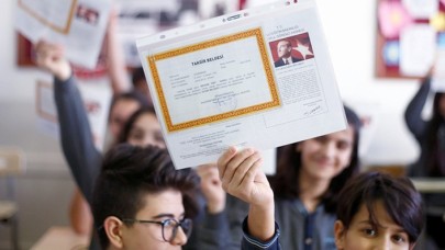 Kimse Farkında Değil: Karnesi Paylaşılan Çocuklar Tehlikede!