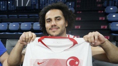 Larkin Türk Olacak mı? Türkoğlu'ndan Açıklama