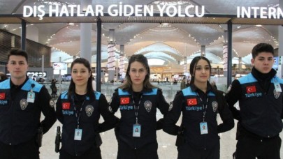 MHP Tepki Göstermişti: Pasaport Polislerinin Üniformalarındaki Turkey Yazısı Kaldırıldı!