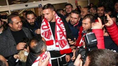 Podolski Antalya'yı Salladı!