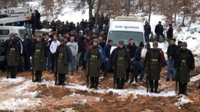 Şehit Cenazesindeki O Kare Görenleri Duygulandırdı!