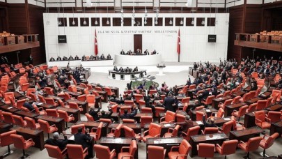 TBMM'de Depremzedeler İçin Kampanya Başlatıldı