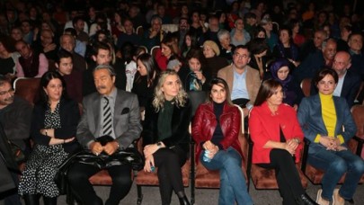 Terör Suçlarından Tutuklu Demirtaş'ın Tiyatro Oyununa CHP-HDP Desteği!