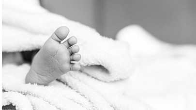 Uyusun Diye Balkona Bırakılan Bebek Donarak Öldü!