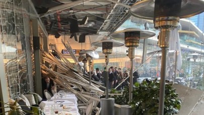 Zorlu Center'da Bulunan Restoranın Çatısı Çöktü,  Yaralılar Var