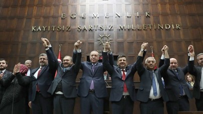 Erdoğan tanıttı: 5 belediye başkanı AK Parti'ye katıldı!