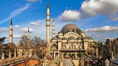500 yıllık Selimiye Camii'ine acımadılar: Kapılarına bunu yazdılar!