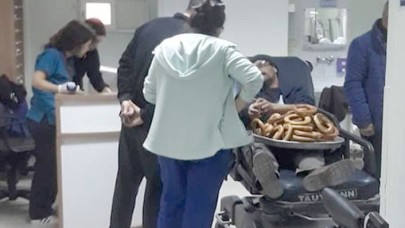 Acilde bile simit tezgahını elinden bırakmadı: "İyileşince satacağım"