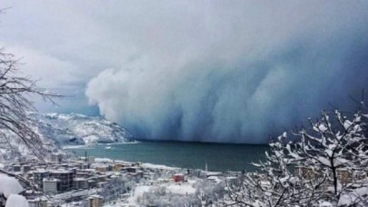 Artvin'de büyüleyici manzara: Deniz üzerinden gelen kar fırtınası görüntülendi!