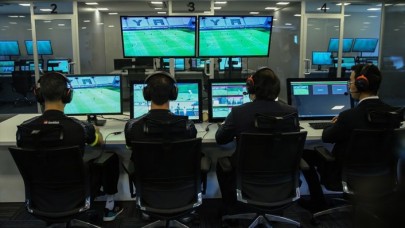 Fenerbahçe-Alanyaspor VAR kayıtları dinlendi,  hakemlere ağır ceza geliyor!