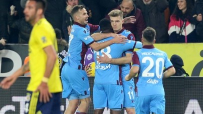 Fenerbahçe Stop,  Trabzon ileri! Maç Bitti,  Saha Karıştı!