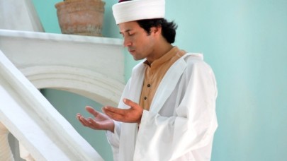 Fransa'dan şok karar: İmamlar,  2024 yılı itibarıyla ülkeye gelemeyecek!