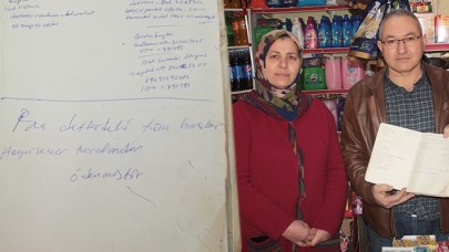 İki Hayırsever,  Mahallenin Tüm Bakkal Borcunu Ödedi: "Bir Çanta Dolusu Parayla Döndü"