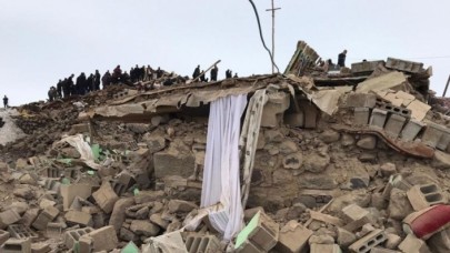 İran depreminden etkilenen Van'da can kaybı arttı