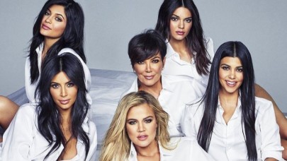 Kardashian kardeşler birbirine girdi: Yumruk yumruğa kavga ettiler!