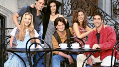 Matthew Perry Friends Paylaşımı Yaptı: Geri mi Dönüyorlar?