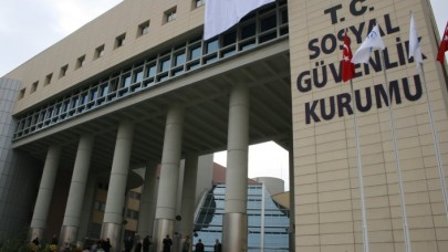 SGK Emekli Olduktan Sonra Çalışan Öğretmenden Maaşını Geri Ödemesini İstedi!