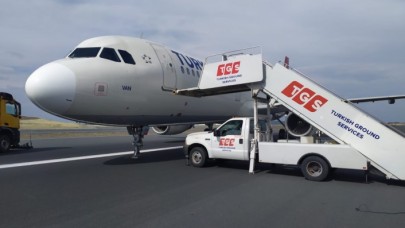 THY uçağında büyük panik: Pistin ortasında kaldı