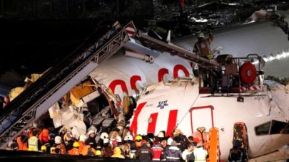 Uçak Kazasında Kanlar İçinde Kalan Yaralı Yolcudan Tepki: '1 Saattir Buradayız!'