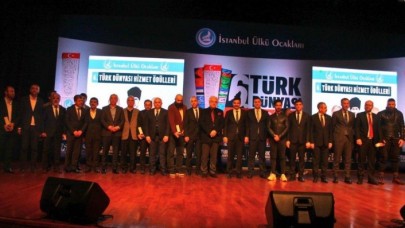 Ülkü Ocaklarından Devlet Bahçeli'ye 'Türk Dünyası Yılın Onur Ödülü'