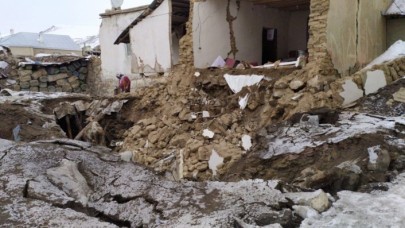 Van'da hissedilen depremde ölü sayısı 9'a,  yaralı sayısı da 37'ye yükseldi