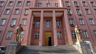 Yargıtay'dan,  Personele 'Lan' Diyen Müdür İçin Emsal Karar!