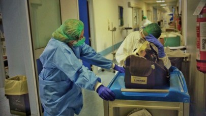 3 Türk daha koronavirüs nedeniyle hayatını kaybetti