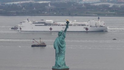 Dev hastane gemisi New York'ta: 1.277 personeli,  12 ameliyat odası var