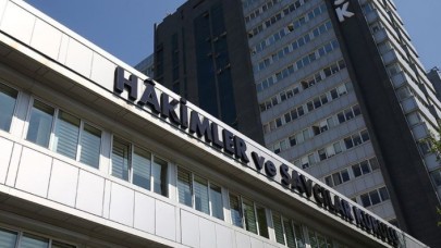 FETÖ ile irtibatlı bir hakim ve iki savcı meslekten ihraç edildi