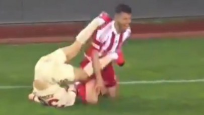 Galatasaraylı Sarrachi'ye verilmeyen kırmızı kart sosyal medyanın gündeminde