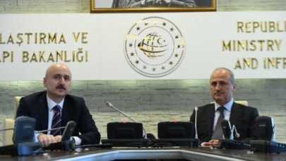 Görevden alınan Ulaştırma Bakanı Cahit Turhan'dan ilk açıklama