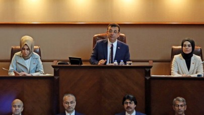 İBB meclisinde tepki çeken anlar: İstiklal Marşı'nda ayağa kalkmadılar!