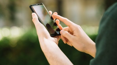 İngiliz gazetesi uyardı: Telefonunuzdaki cam ekranlara dikkat!