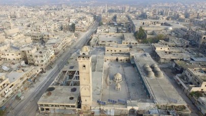 İran eğittiği 400 teröristi İdlib'e gönderdi: SİHA korkusuyla askeri araca binmediler!