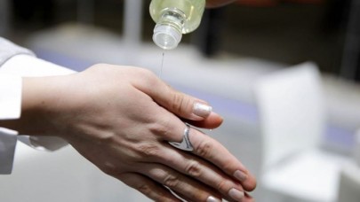 Koronavirüs hangi yüzeylerde daha çok yaşıyor? İşte sevdiği ve sevmediği yüzeyler!