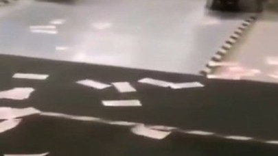 Koronavirüs korkusu: Yerdeki paraya bile dokunmadılar