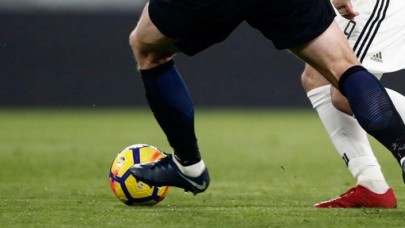 Koronavirüs nedeniyle karantinaya alınan ünlü futbolcu hastaneden kaçtı!