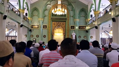 Koronavirüs alarmı! O ülkede camiler kapatılıyor