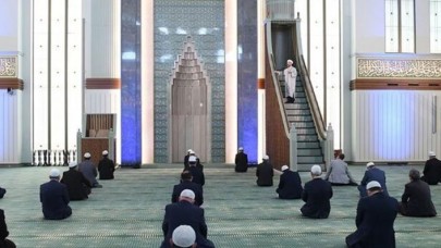 Mehmet Barlas: 'Erdoğan'ın VIP Cuma namazından haberi yoktu'