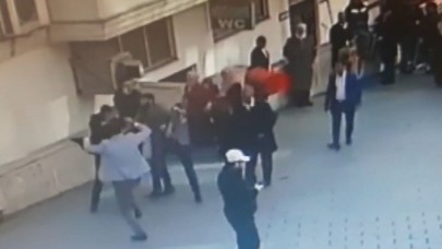 'Ne bakıyorsun' diyerek şizofreni hastasını tekme tokat dövdüler!