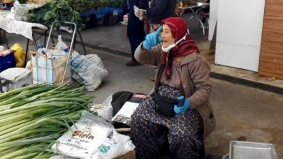 Pazarda yakalanan yaşlı kadın: Bunlar hep dedemin yüzünden! Başkanın yerini yakarım!