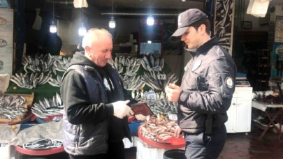 Polis 65 yaş kontrolünde: Kimliğini göster amca!