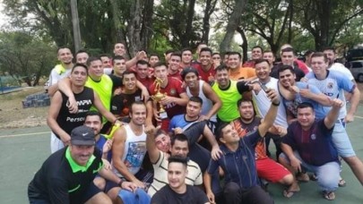 Ronaldinho hapishanede önce şov yaptı,  sonra yıkıldı!