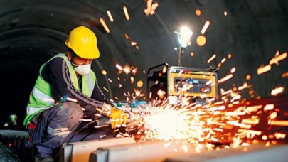 Sanayi üretimi yıllık bazda arttı