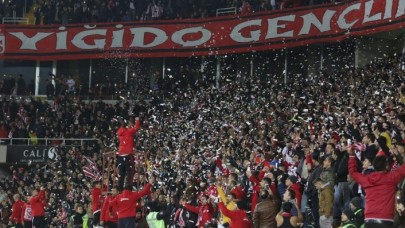 Sivasspor Galatasaray: Sivas'ta yer yerinden oynuyor!