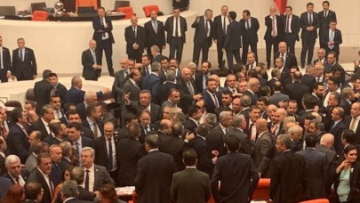 TBMM'de tekme,  tokat,  yumruklu kavga!