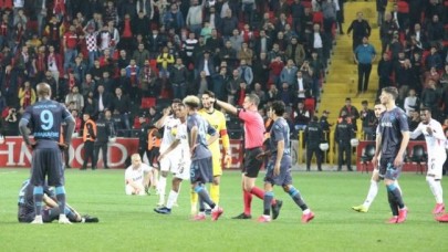 Trabzonspor'dan Zekeriya Alp'e cevap: Sizi de satarlar!