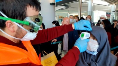 Umreden dönenlerle ilgili skandal iddia! Kontrolde çıkmasın diye ateş düşürücü vermişler!