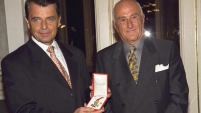 Ünlü profesör gazeteci koronavirüsten öldü,  Kilyos'a gömüldü