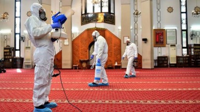 Uyarılara rağmen camiye giden vatandaşın o sözleri büyük tepki çekti!